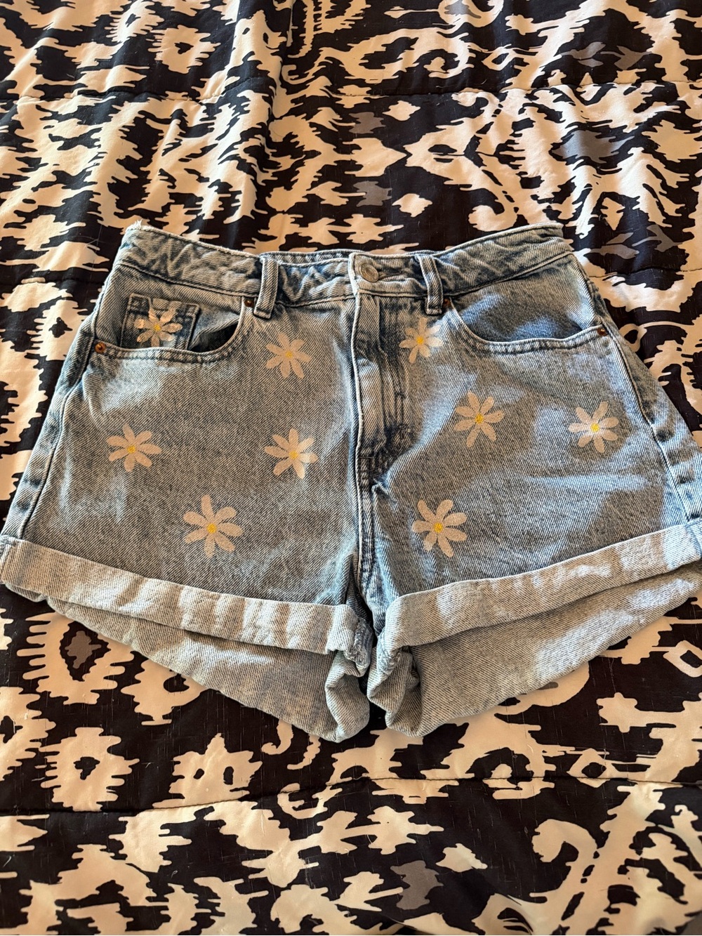 Daisy shorts